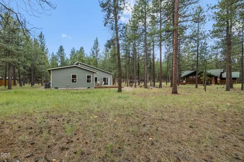 Exterior - 14431 Crossroads Loop, Sisters, OR 97759 photo 7 of 10