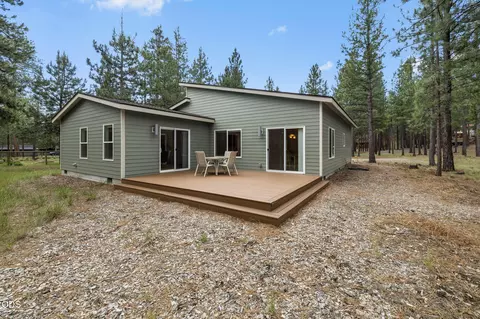Exterior - 14431 Crossroads Loop, Sisters, OR 97759 photo 6 of 10