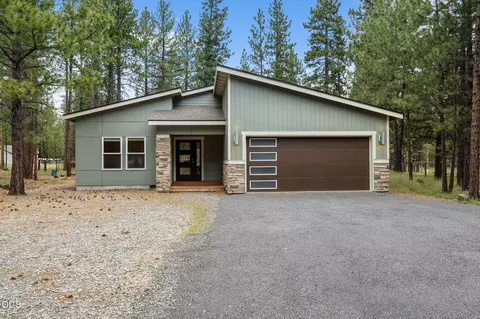 Exterior - 14431 Crossroads Loop, Sisters, OR 97759 photo 3 of 10