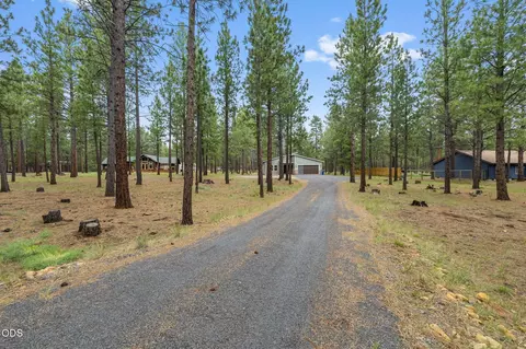 Exterior - 14431 Crossroads Loop, Sisters, OR 97759 photo 1 of 10