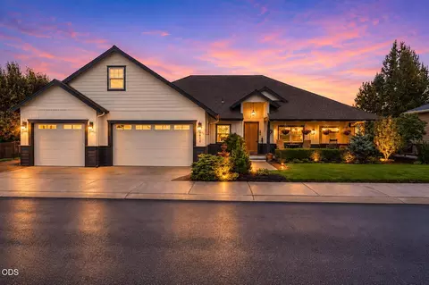 3914 SW Tommy Armour Ln, Redmond, OR 97756