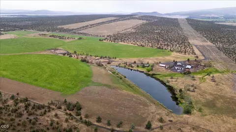 7995 SW Houston Lake Rd, Powell Butte, OR 97753