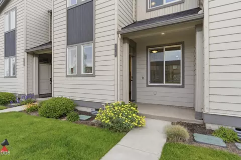 2524 NE Purcell Blvd, Bend, OR 97701