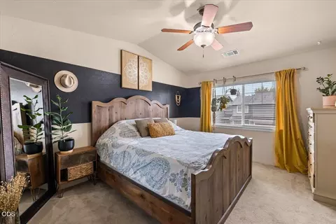 Bedroom - 332 Live Oak Loop, Central Point, OR 97502 photo 1 of 1