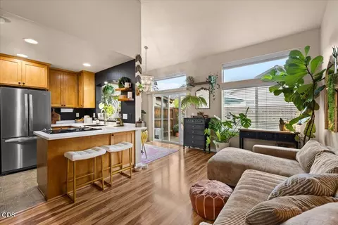 Kitchen - 332 Live Oak Loop, Central Point, OR 97502 photo 1 of 3