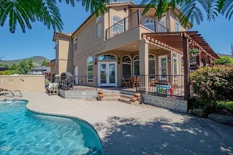 3270 Larue Dr, Medford, OR 97504