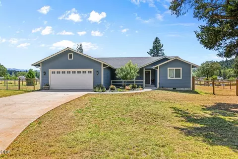 531 Schumacher St, Cave Junction, OR 97523