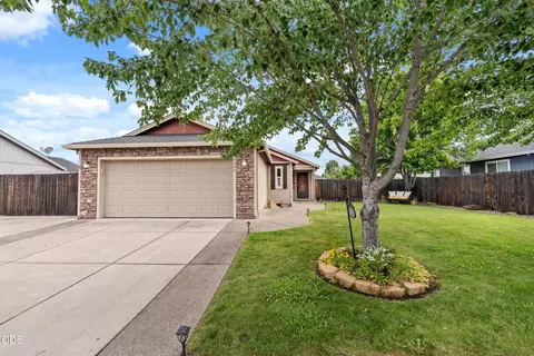 3929 Connor Dr, White City, OR 97503