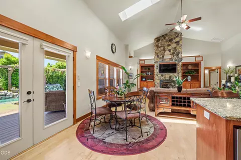 Dining - 225 Echo Way, Eagle Point, OR 97524 photo 1 of 1