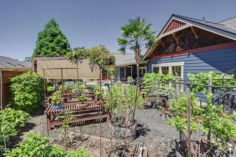Exterior - 225 Echo Way, Eagle Point, OR 97524 photo 16 of 22