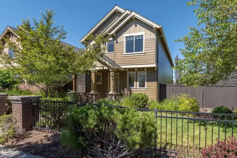 3711 NE Purcell Blvd, Bend, OR 97701