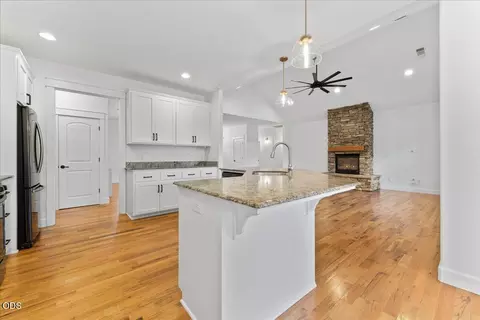 Kitchen - 13 Portabello Way, Eagle Point, OR 97524 photo 1 of 4