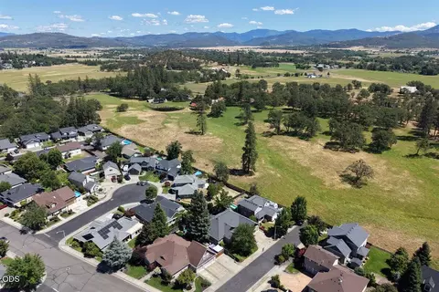 View/Area - 13 Portabello Way, Eagle Point, OR 97524 photo 1 of 3