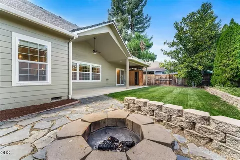 Exterior - 13 Portabello Way, Eagle Point, OR 97524 photo 4 of 6