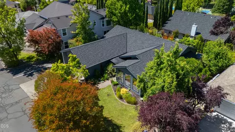 2471 Republic Way, Medford, OR 97504