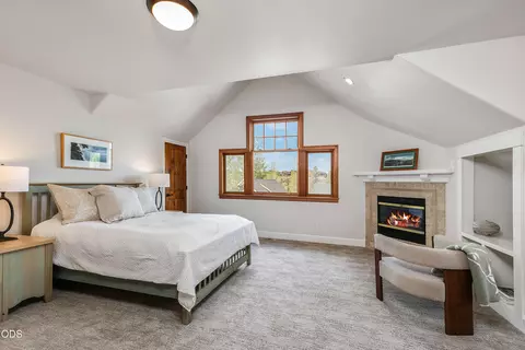 Bedroom - 19377 Brookside Way, Bend, OR 97702 photo 1 of 2
