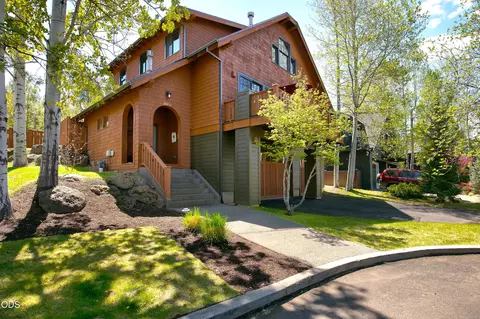 19377 Brookside Way, Bend, OR 97702