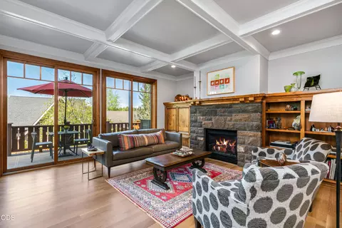 Living - 19377 Brookside Way, Bend, OR 97702 photo 2 of 3
