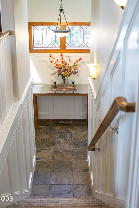 Entry Way - 19377 Brookside Way, Bend, OR 97702 photo 2 of 2