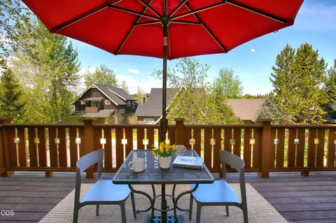 Exterior - 19377 Brookside Way, Bend, OR 97702 photo 3 of 7