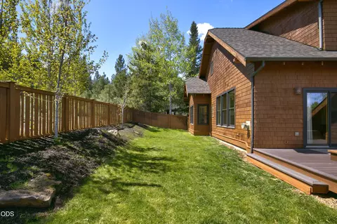 Exterior - 19377 Brookside Way, Bend, OR 97702 photo 5 of 7