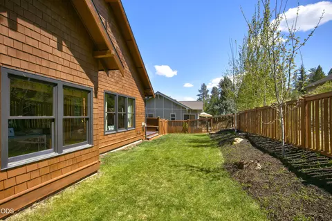 Exterior - 19377 Brookside Way, Bend, OR 97702 photo 6 of 7