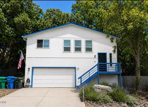 937 Fourth Ave, Gold Hill, OR 97525