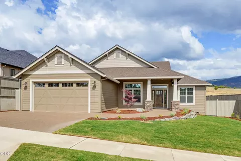 505 Autumn Hills Dr, Medford, OR 97504