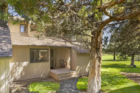 6969 Robin Ct, Redmond, OR 97756
