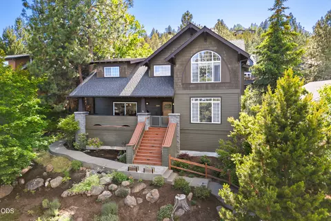 3081 NW Craftsman Dr, Bend, OR 97703