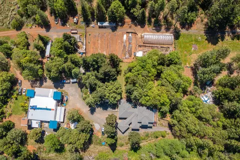 118 Airport Dr, Cave Junction, OR 97523