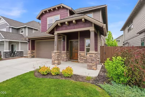 3024 NE Flagstone Ave, Bend, OR 97701