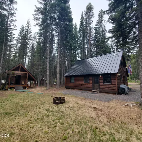 24 Diamond Lake Loop, Chemult, OR 97731