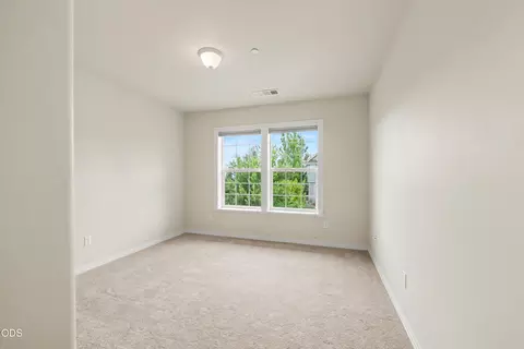 Bedroom - 825 Amerman Dr, Phoenix, OR 97535 photo 4 of 7