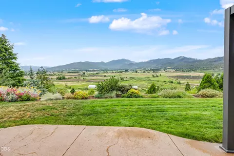 Exterior - 825 Amerman Dr, Phoenix, OR 97535 photo 9 of 14