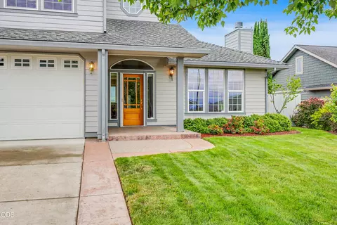 Exterior - 825 Amerman Dr, Phoenix, OR 97535 photo 6 of 14