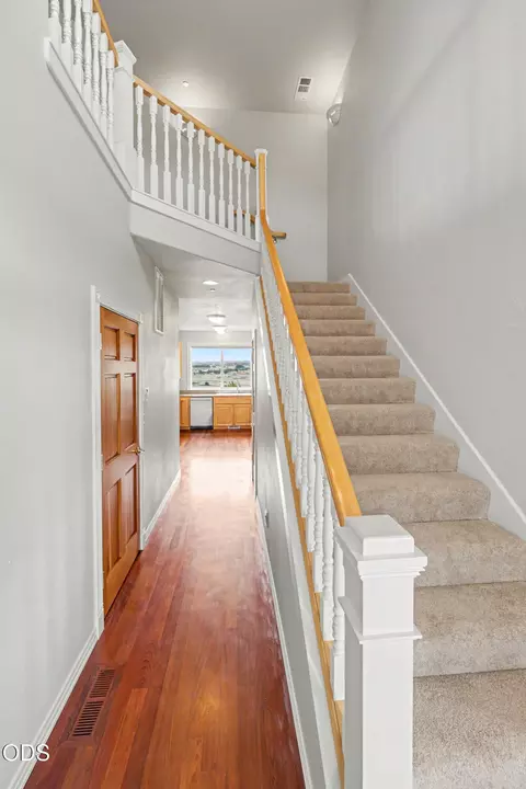 Entry Way - 825 Amerman Dr, Phoenix, OR 97535 photo 4 of 5