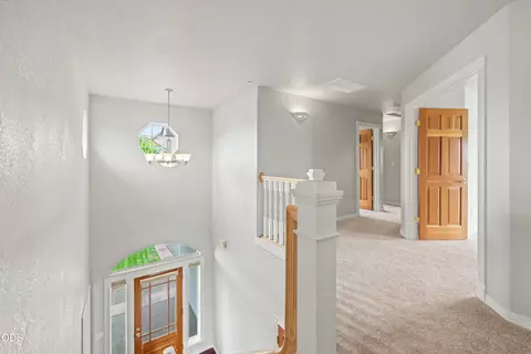 Entry Way - 825 Amerman Dr, Phoenix, OR 97535 photo 5 of 5