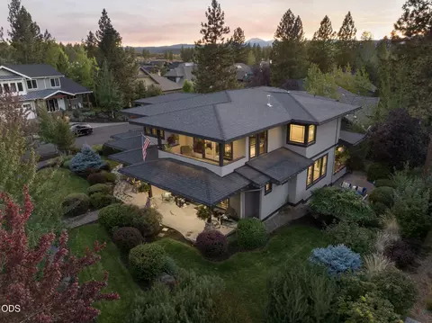 19062 Mt Mcloughlin Ln, Bend, OR 97703
