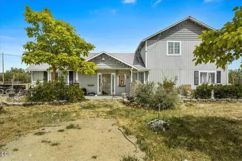 6950 Pico Dr, Central Point, OR 97502