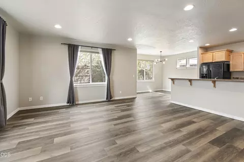 Living - 21332 Oconnor Way, Bend, OR 97701 photo 2 of 3