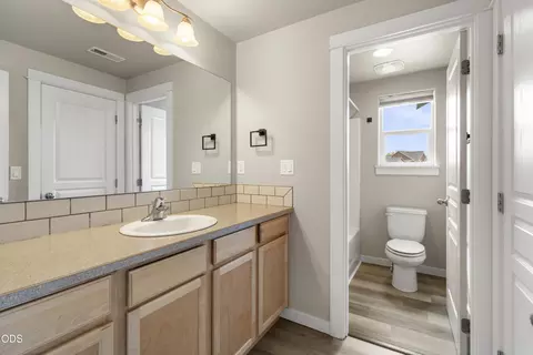 Bath - 21332 Oconnor Way, Bend, OR 97701 photo 3 of 3