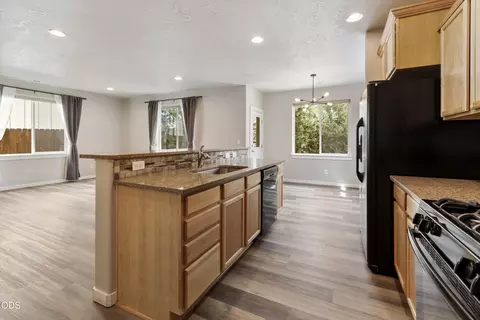 Kitchen - 21332 Oconnor Way, Bend, OR 97701 photo 1 of 2