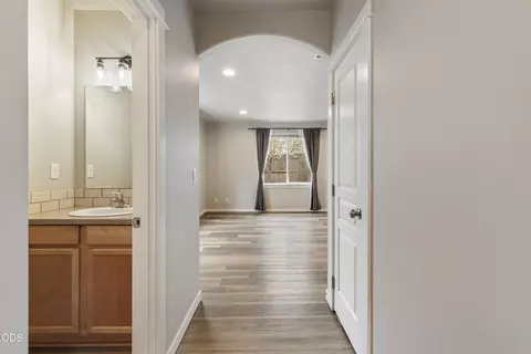 Entry Way - 21332 Oconnor Way, Bend, OR 97701 photo 3 of 5