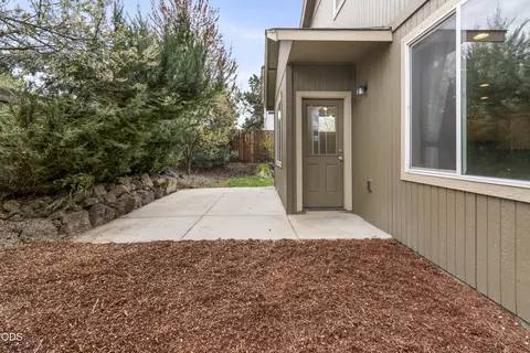 Exterior - 21332 Oconnor Way, Bend, OR 97701 photo 2 of 8