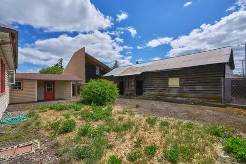 Exterior - 11 S Platt Ave, Eagle Point, OR 97524 photo 5 of 9