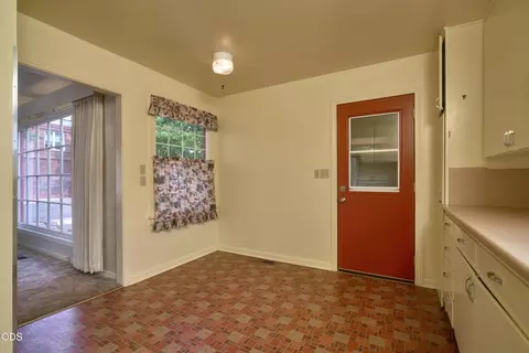 Kitchen - 11 S Platt Ave, Eagle Point, OR 97524 photo 4 of 4