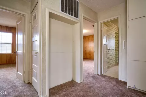 Entry Way - 11 S Platt Ave, Eagle Point, OR 97524 photo 1 of 1