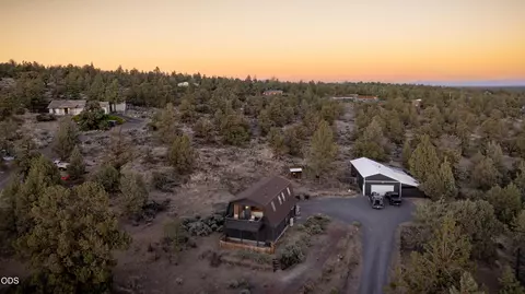 View/Area - 65238 85th Pl, Bend, OR 97703 photo 3 of 4