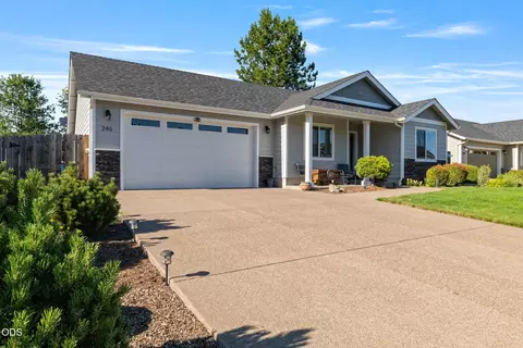 246 Retirement Ln, Cave Junction, OR 97523